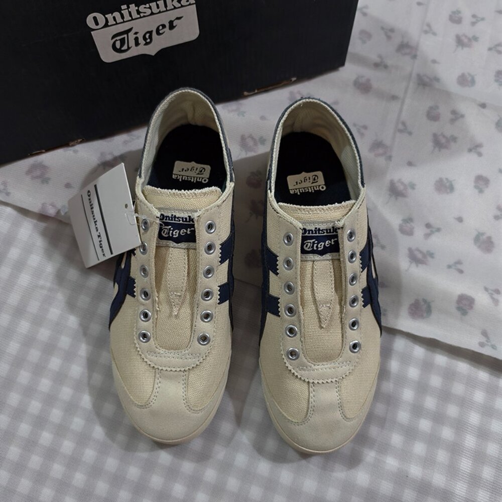 Onitsuka Tiger Classic Canvas Low-Top Sneakers